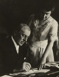 File:President Wilson and Edith.jpg