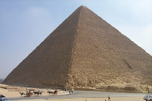 File:Great Pyramid at Giza.jpg