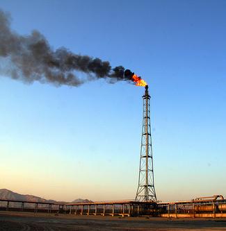 File:Refinery flare stack China.jpg