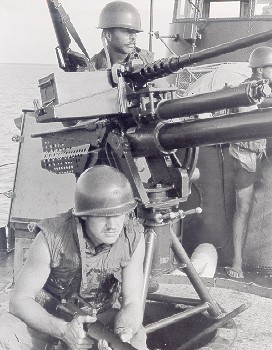Dual mounted Browning MG and 81mm Mortar, during the War in Vietnam -b.jpg