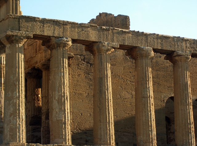 File:Temple Agrigento2.jpg