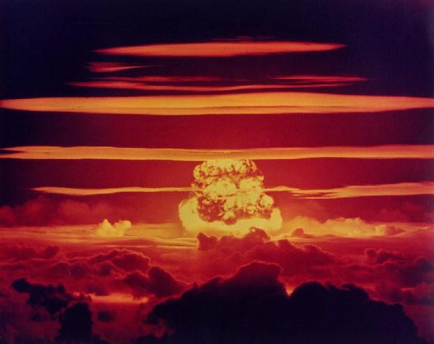 File:Dakota, fusion bomb, 1.1 Mt, Bikini , June 25, 1956.jpg