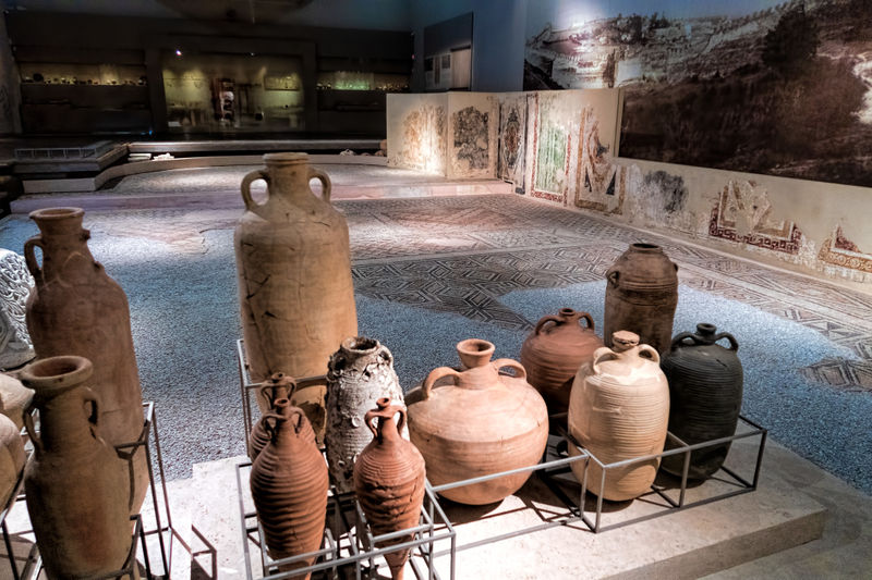 File:Amphoras, Museum of Byzantine Culture, 2018.jpg