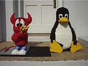 Another sculpture by Harshbarger, this time with Tux
