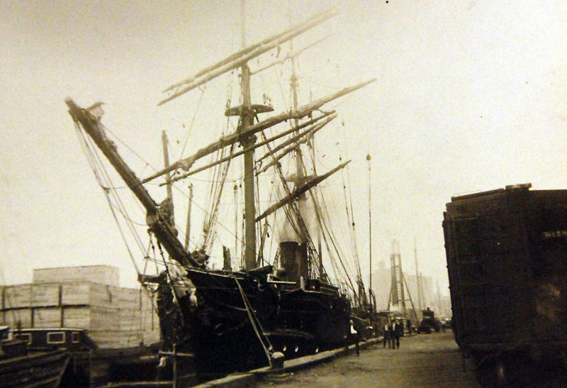 File:The Pelican was original a Royal Navy vessel, in this WW1 image she is owned by the HBC.jpg
