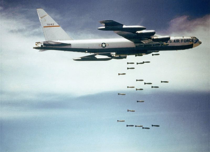 File:Boeing B-52 bombing run.jpg