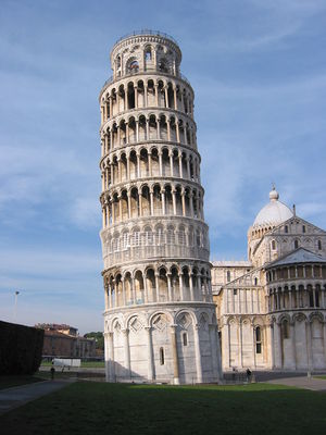 Leaning Tower of Pisa, 2005.jpg