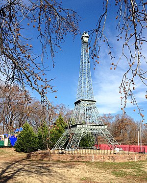 Eiffel Tower in Paris, Tennessee, November 30, 2013.jpg