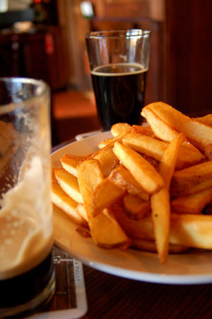 Chips-beer-pub-food.jpg