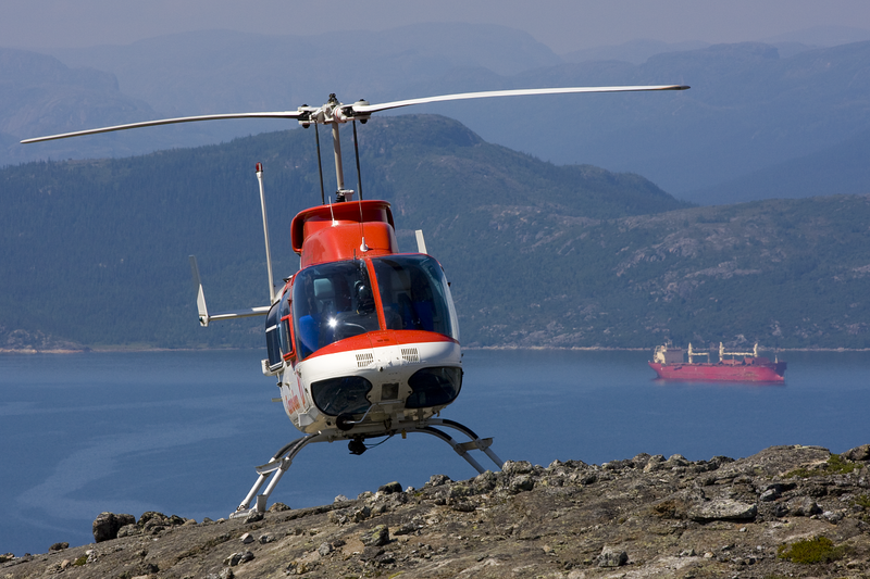 File:Canadian Bell 206 Anaktalak Bay Labrador Umiak I.png
