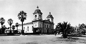 (PD) Photo: William Amos Haines Mission Santa Clara de Asís, image circa 1910, in Santa Clara, California.