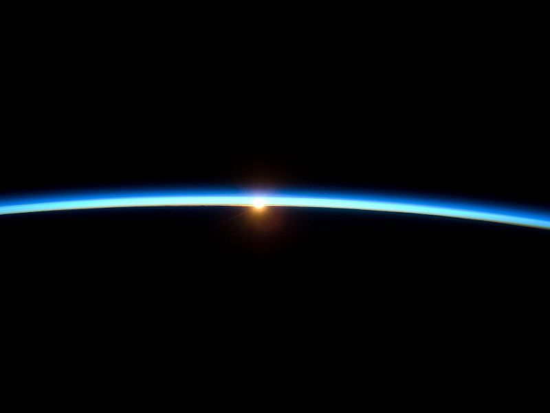 File:Earth's atmosphere from space.jpg