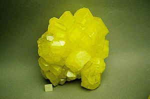 Sulfur crystals.jpg