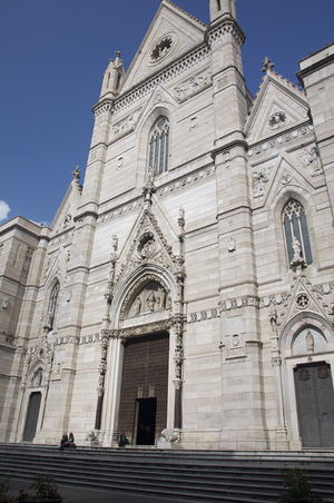Naples Cathedral front, 2011.jpg
