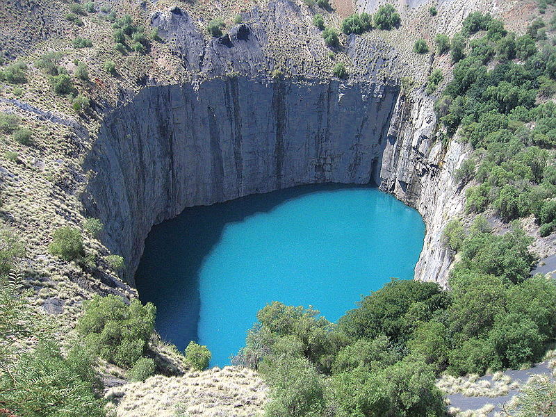 File:Big Hole Kimberley.jpg
