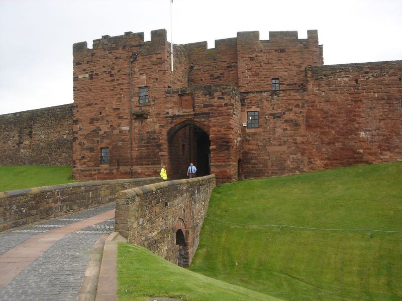 File:Carlisle Castle outer gatehouse, 2008.jpg