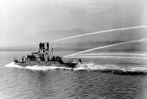 Bo P359 - Demonstration of Vancouver's first fire boat 'J.H. Carlisle'.jpg