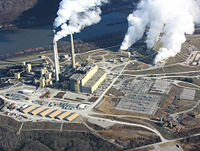 Coal-fired power plant in Kentucky (with water vapor plumes)